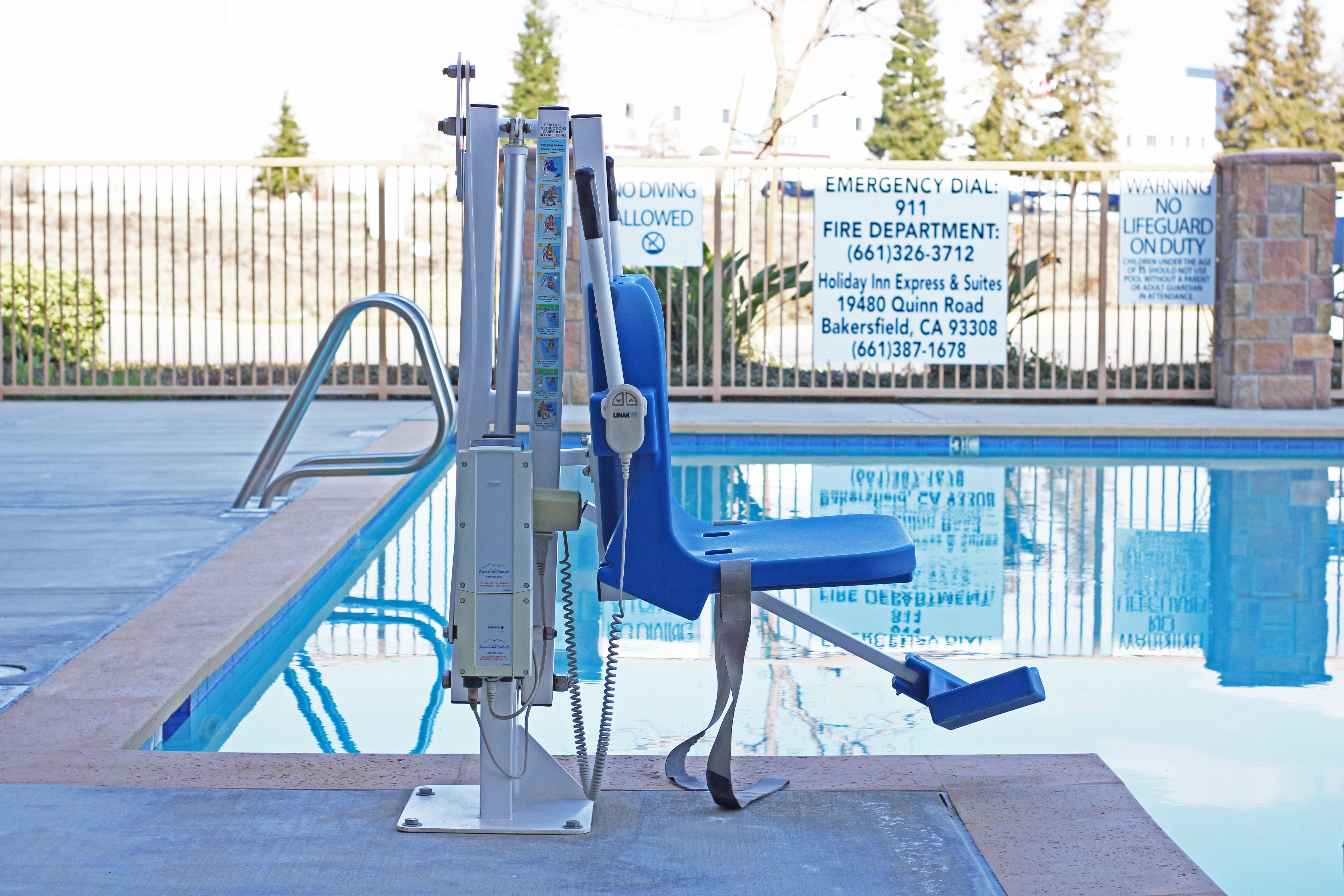 Holiday Inn Express & Suites Bakersfield Airport By Ihg Eksteriør bilde