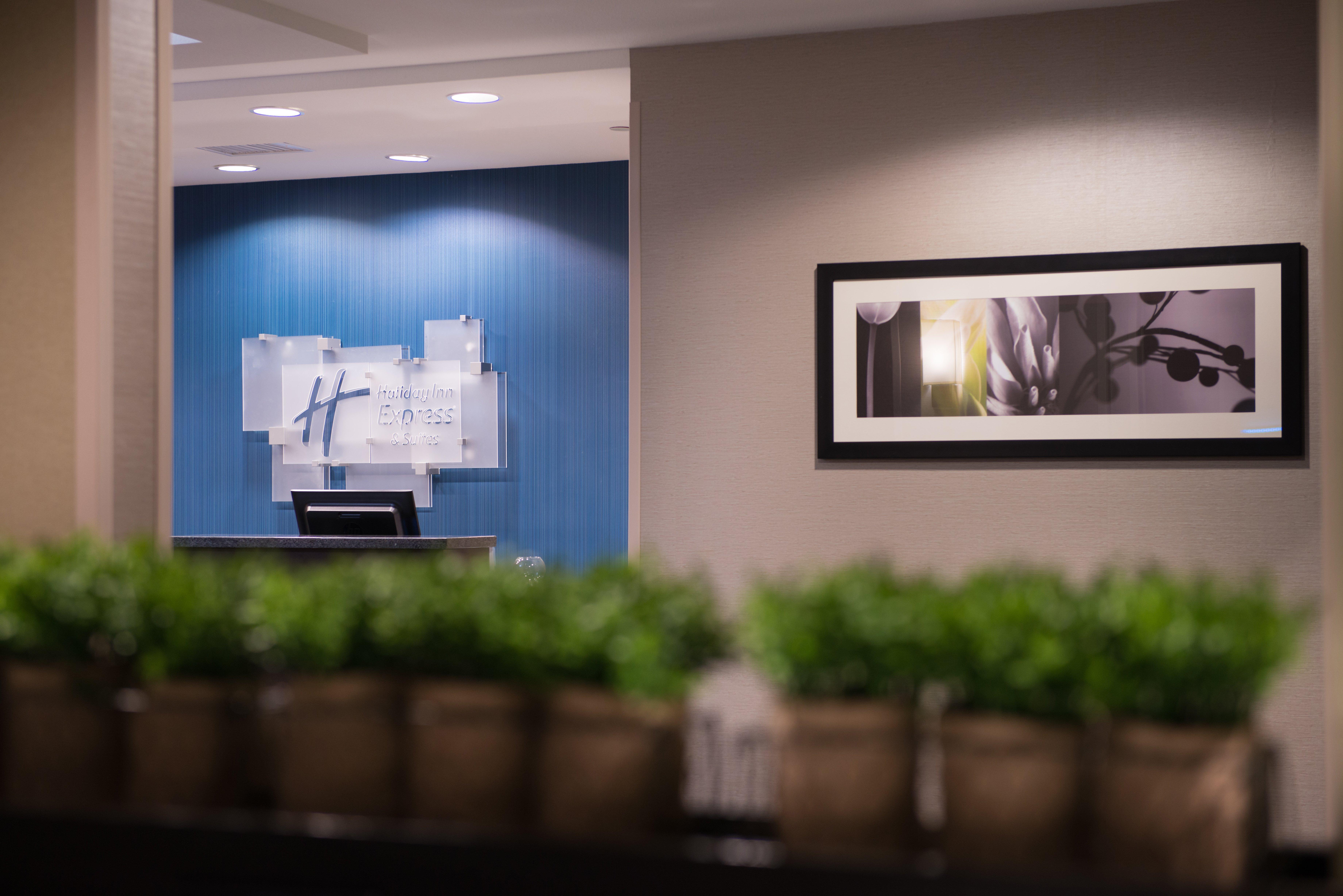Holiday Inn Express & Suites Bakersfield Airport By Ihg Eksteriør bilde