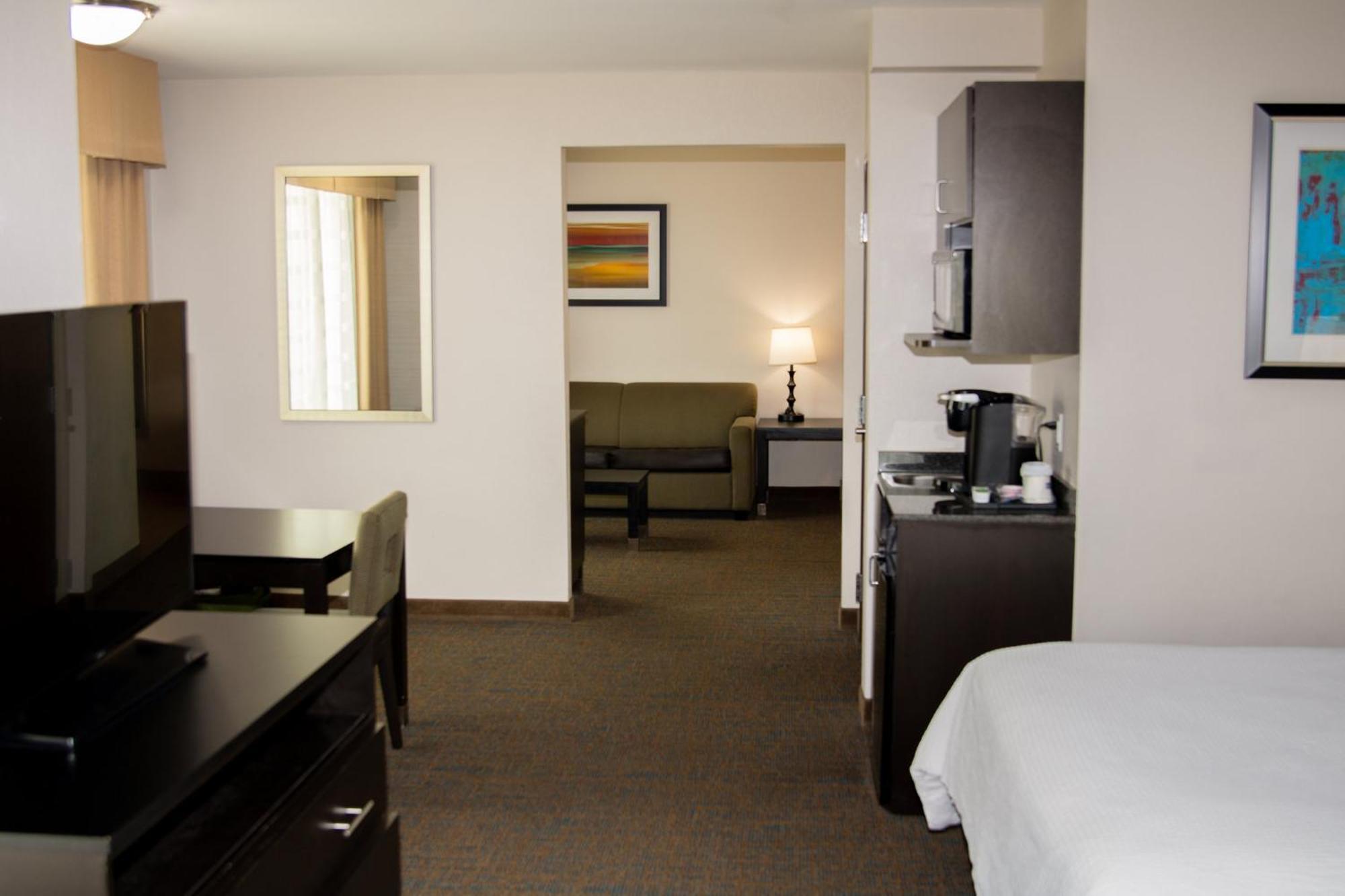 Holiday Inn Express & Suites Bakersfield Airport By Ihg Eksteriør bilde