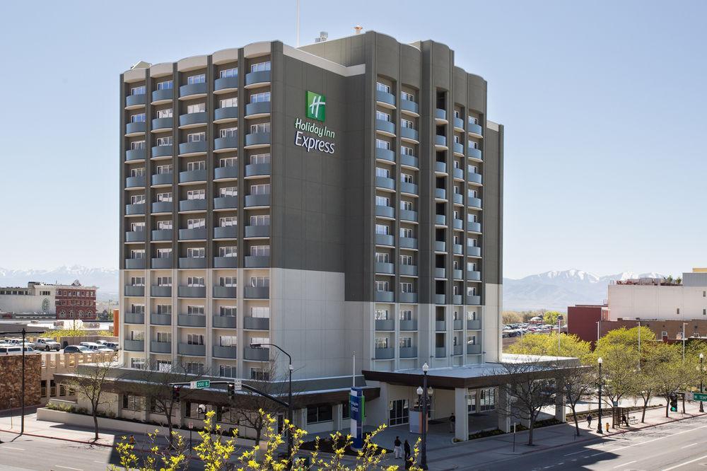 Holiday Inn Express & Suites Bakersfield Airport By Ihg Eksteriør bilde