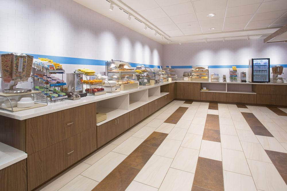 Holiday Inn Express & Suites Bakersfield Airport By Ihg Eksteriør bilde
