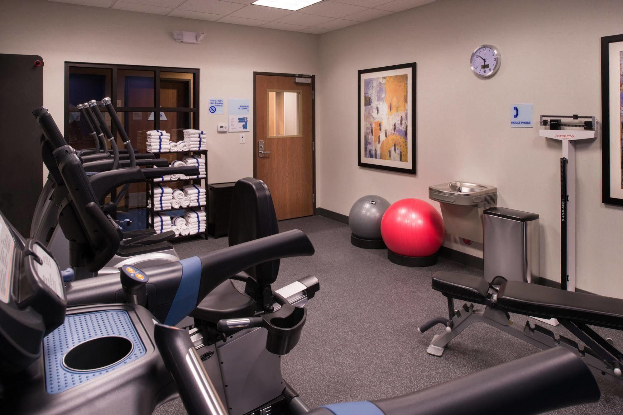 Holiday Inn Express & Suites Bakersfield Airport By Ihg Eksteriør bilde