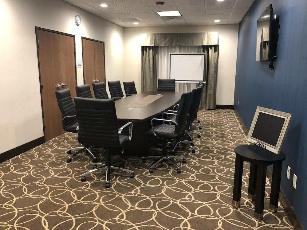 Holiday Inn Express & Suites Bakersfield Airport By Ihg Eksteriør bilde